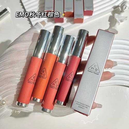 唇蜜中有荧光剂吗