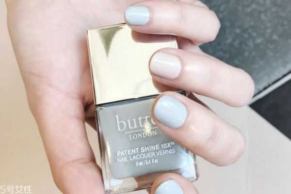 莫兰迪色美甲图 几何线条美甲图片