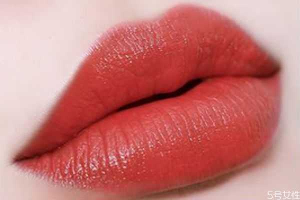 唇釉薄涂怎么涂?唇釉怎么薄涂好看