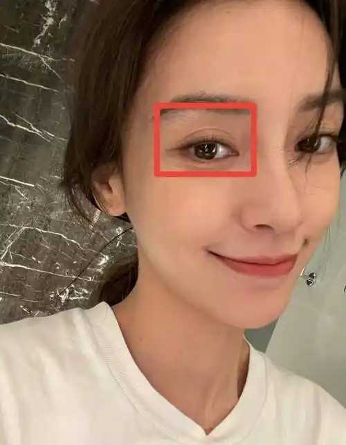 双眼皮贴怎么选择适合自己的？新手如何贴双眼皮贴