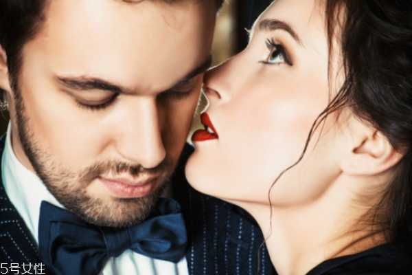 怎样卸妆不伤皮肤