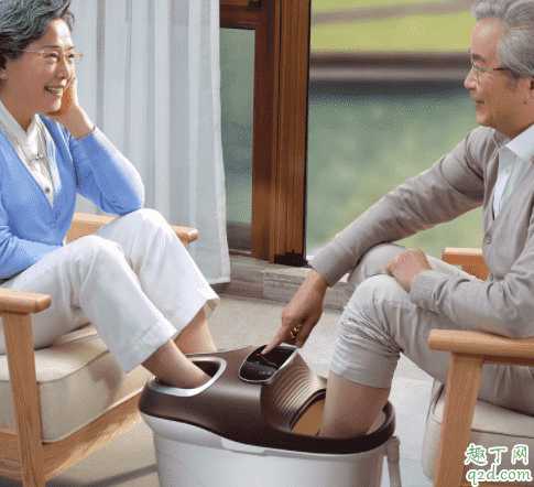 睡前泡脚出汗擦干不洗可以吗 ?泡脚洗澡前还是洗澡后泡 睡前泡脚出汗擦干不洗可以吗 ?泡脚洗澡前还是洗澡后泡