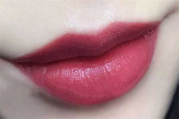 迪奥772适合黄皮吗?迪奥772是哑光还是滋润的 迪奥772适合黄皮吗?迪奥772是哑光还是滋润的