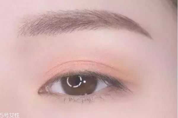 油性皮肤怎么化妆 适合油皮的底妆大全