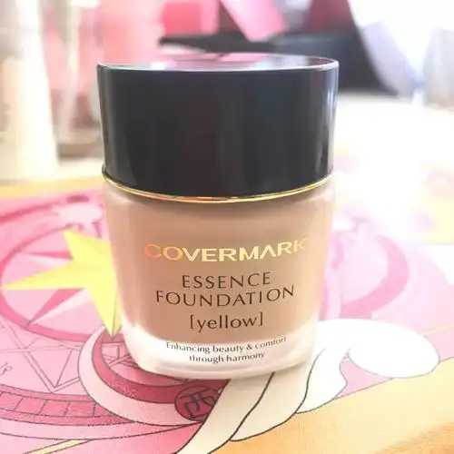 粉底霜的主要功效是什么？粉底霜和素颜霜使用顺序