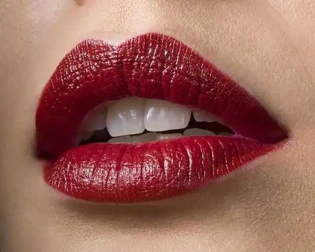 唇彩可以涂一晚上吗