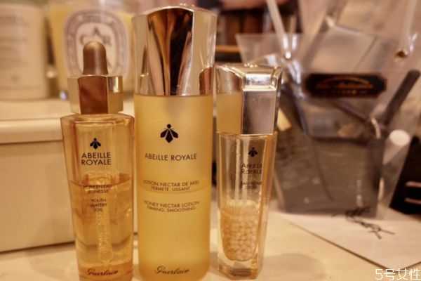 复原蜜能当精华用吗?复原蜜到底是精华还是肌底液 复原蜜能当精华用吗?复原蜜到底是精华还是肌底液