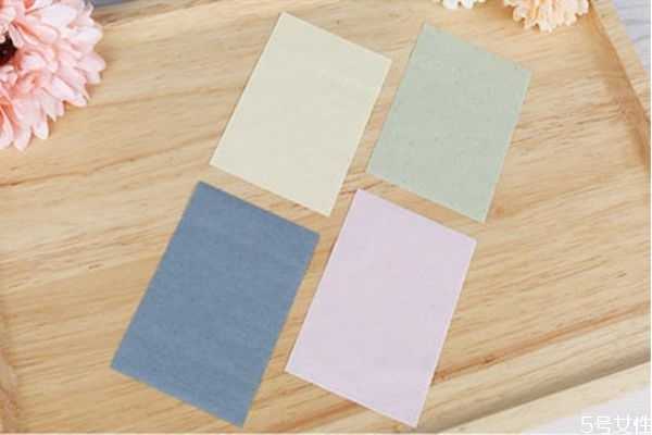 吸油纸适合什么肤质?为什么吸油纸会把粉底也吸走 吸油纸适合什么肤质?为什么吸油纸会把粉底也吸走