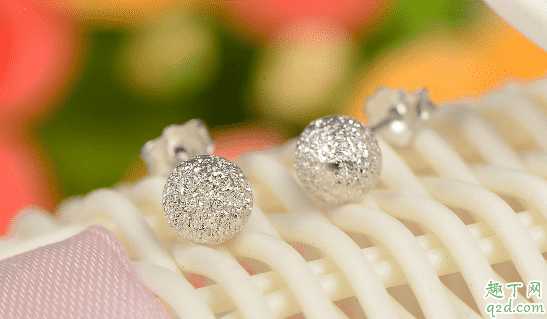 如何知道银饰的真假?怎么挑选银饰才不会被坑 如何知道银饰的真假?怎么挑选银饰才不会被坑