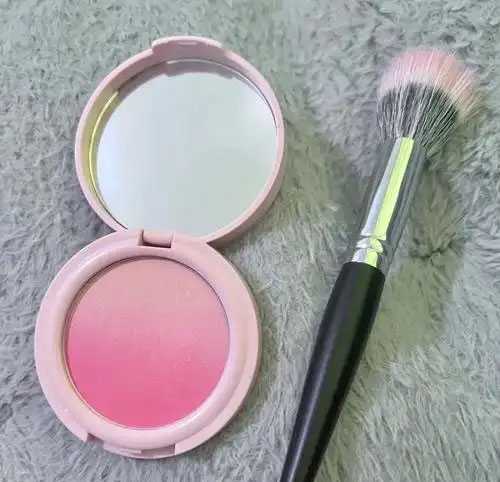 中性皮肤如何选择腮红