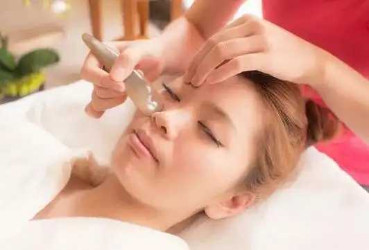 敷面膜前为何建议先涂精华 敷面膜前为何建议先涂精华