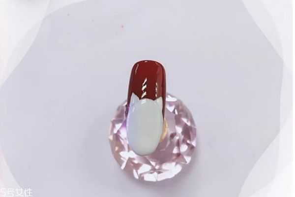 条纹撞色美甲教程 可爱美甲教程