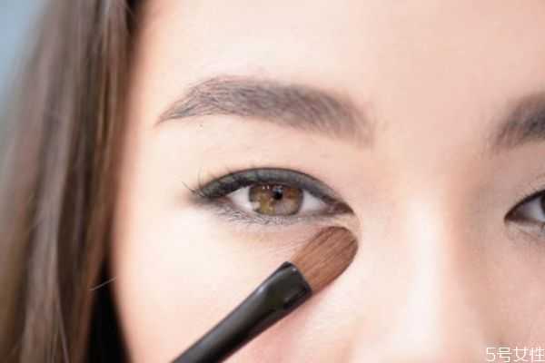 脸上有痘痘怎么化妆?痘痘肌化妆的正确步骤 脸上有痘痘怎么化妆?痘痘肌化妆的正确步骤