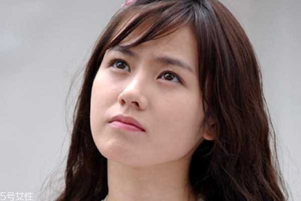 脸部脱皮发红痒怎么办 脸部脱皮发红痒怎么办