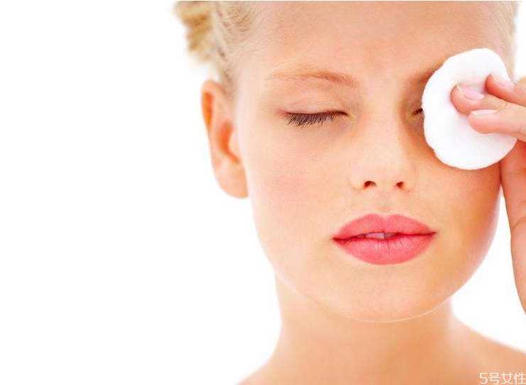 不卸妆睡觉会长斑吗？带妆一晚怎么补救