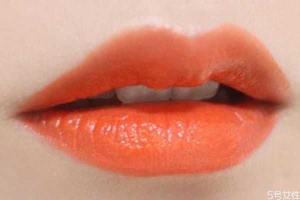 锻光口红是什么意思?锻光口红和哑光口红的区别 锻光口红是什么意思?锻光口红和哑光口红的区别