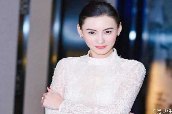 拱形眉适合什么脸型?拱形眉和上挑眉有什么区别 拱形眉适合什么脸型?拱形眉和上挑眉有什么区别