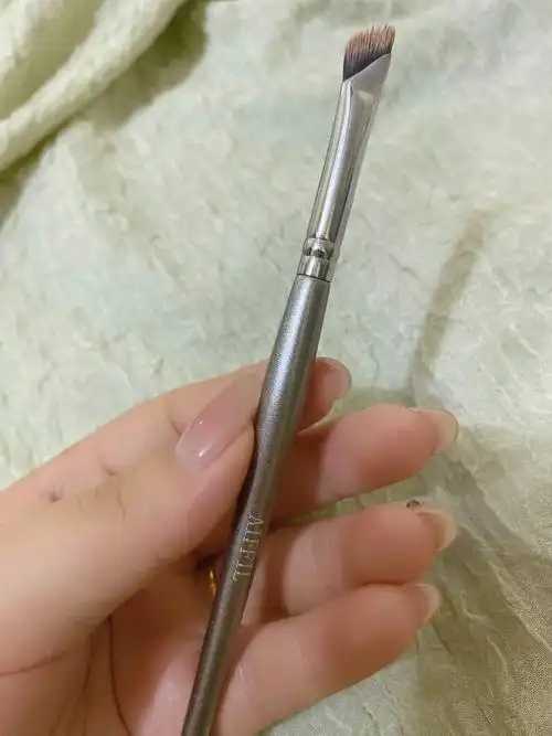 如何选择适合自己的散粉刷