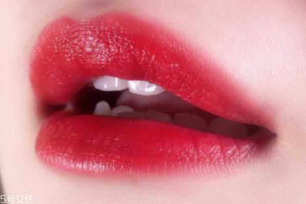 阿玛尼405和402选哪个