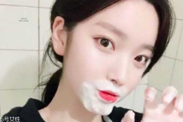 为什么敷完面膜脸更干