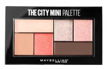 眼影打底色什么颜色显白显年轻？