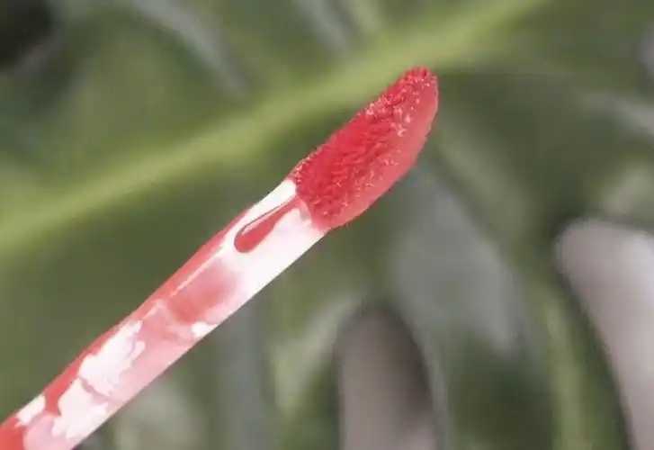 唇蜜有颜色吗 唇蜜有颜色吗