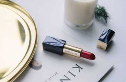 雅诗兰黛130slow burn黄皮适合吗？雅诗兰黛130花样年华颜色好看吗