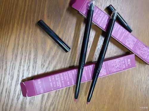 唇线笔怎么选择