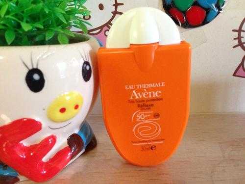 雅漾小金刚防晒霜敏感肌能用吗？雅漾小金刚防晒霜含酒精吗