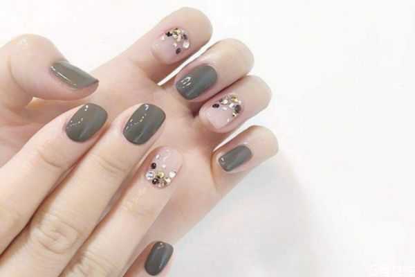 芭比美甲和光疗甲有什么区别？芭比胶美甲后怎么保养