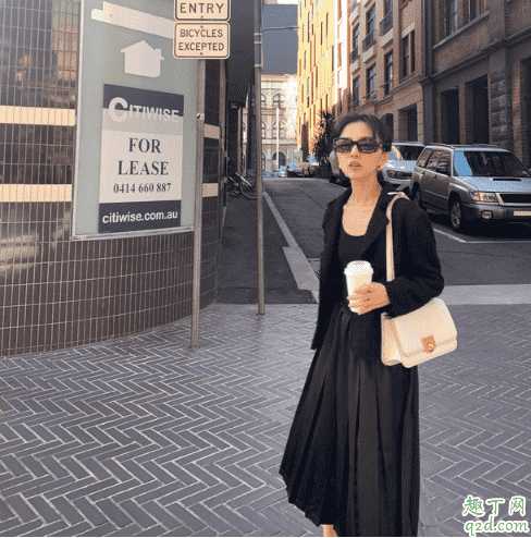 小香风套装面料容易起球吗?小香风套装适合什么季节穿 小香风套装面料容易起球吗?小香风套装适合什么季节穿