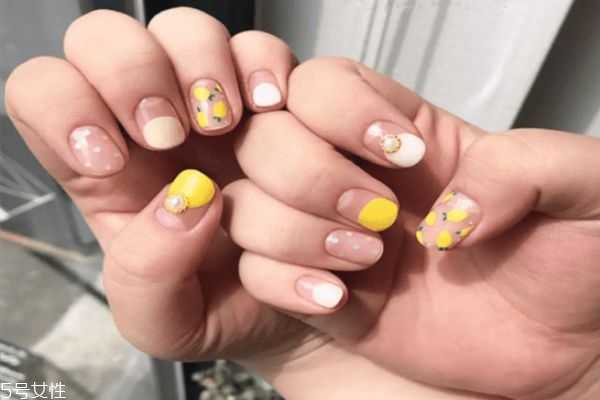 2024年抖音最火的美甲 今年最流行的美甲图片