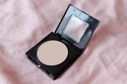 粉饼结块是什么原因？粉饼结块了还能用吗