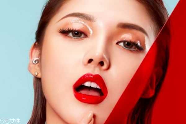 美瞳为什么会戴着不舒服？美瞳戴着不舒服怎么办