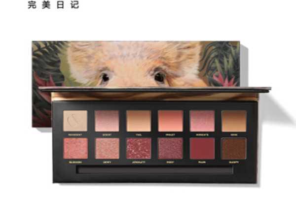 完美日记小猪眼影盘好看吗？完美日记小猪眼影盘怎么样