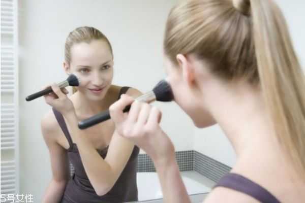 化妆高光和阴影正确画法 脸部高光和阴影怎么画 化妆高光和阴影正确画法 脸部高光和阴影怎么画