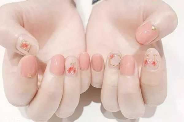 2024年抖音最火的美甲 今年最流行的美甲图片