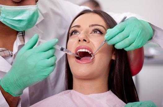 拔牙后塞的棉花可以立刻拿掉吗?拔牙后需要咬多久棉花? 拔牙后塞的棉花可以立刻拿掉吗?拔牙后需要咬多久棉花?