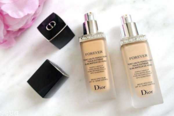 雅诗兰黛沁水适合混油吗?混油适合什么粉底液 雅诗兰黛沁水适合混油吗?混油适合什么粉底液