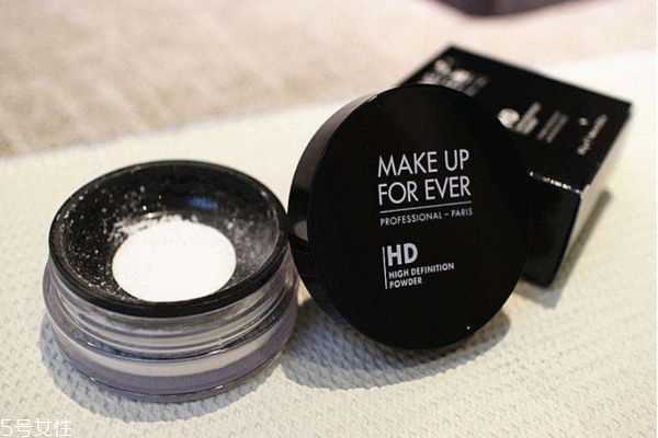 定妆粉可以直接用吗?定妆粉可以补妆吗