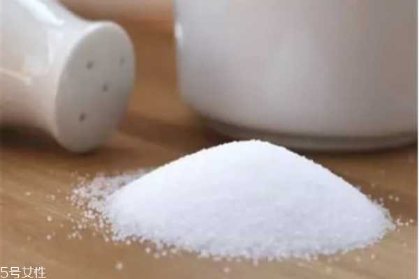 皮肤暗黄黑眼圈重怎么办