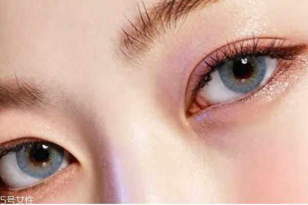 蓝色美瞳配什么眼影？蓝色美瞳适合什么眼妆