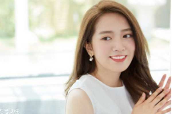 头发擦哪种精油好吗 精油的护发配方