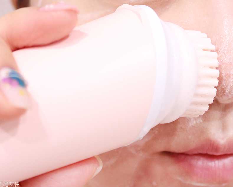 飞利浦洁面仪能卸妆吗？飞利浦迷你洁面仪清洁力测试