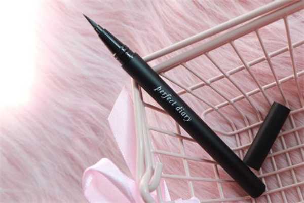 完美日记眼线液笔容易晕妆吗?会掉渣吗 完美日记眼线液笔容易晕妆吗?会掉渣吗