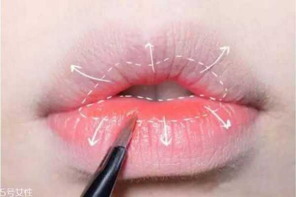 什么颜色的口红接近唇色？接近唇色的口红色号有哪些