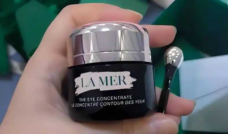 眼霜紧致好还是抗皱好 眼霜紧致好还是抗皱好