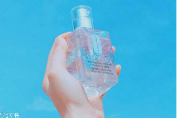 倩碧透明黄油是什么 倩碧透明黄油是有油还是无油