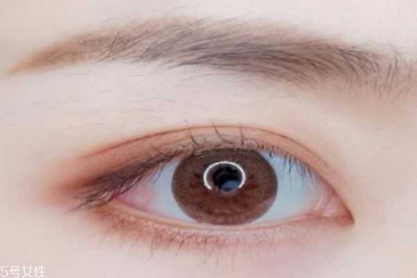 美瞳的度数怎么算？新手戴隐形眼镜注意事项