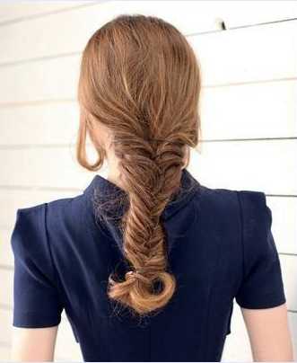 法式鱼骨辫编发方法步骤 法式鱼骨辫编发教程图解